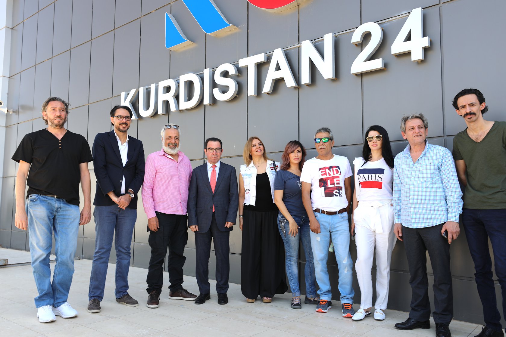 Bi wêne.. Şandek ji hunermend û ekterên Sûrî serdana Kurdistan24ê kir